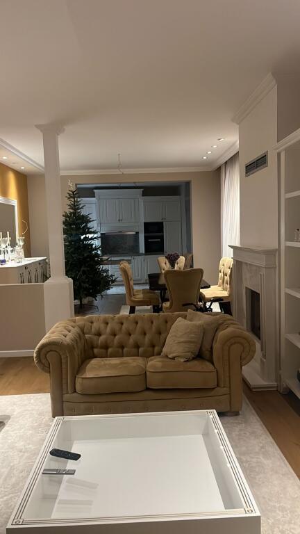 Qera, Apartament 2+1+2+Post Parkimi, Kopshti Botanik, Tiranë.