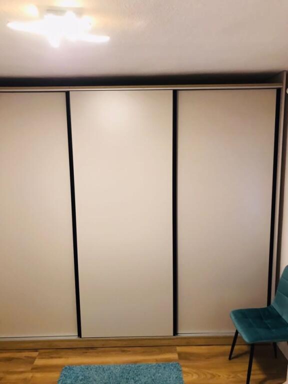 Jepet Me Qera Apartament 1+1+1 Ballkon
