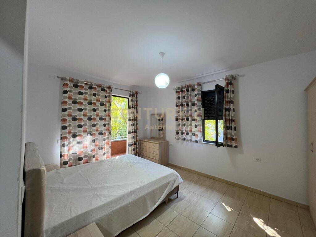 Jepet me qira apartament 2+1, rruga Mine Peza