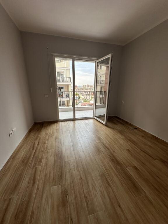 VENDESI APPARTAMENTO 2+1 KAMEZ 112.000 EURO