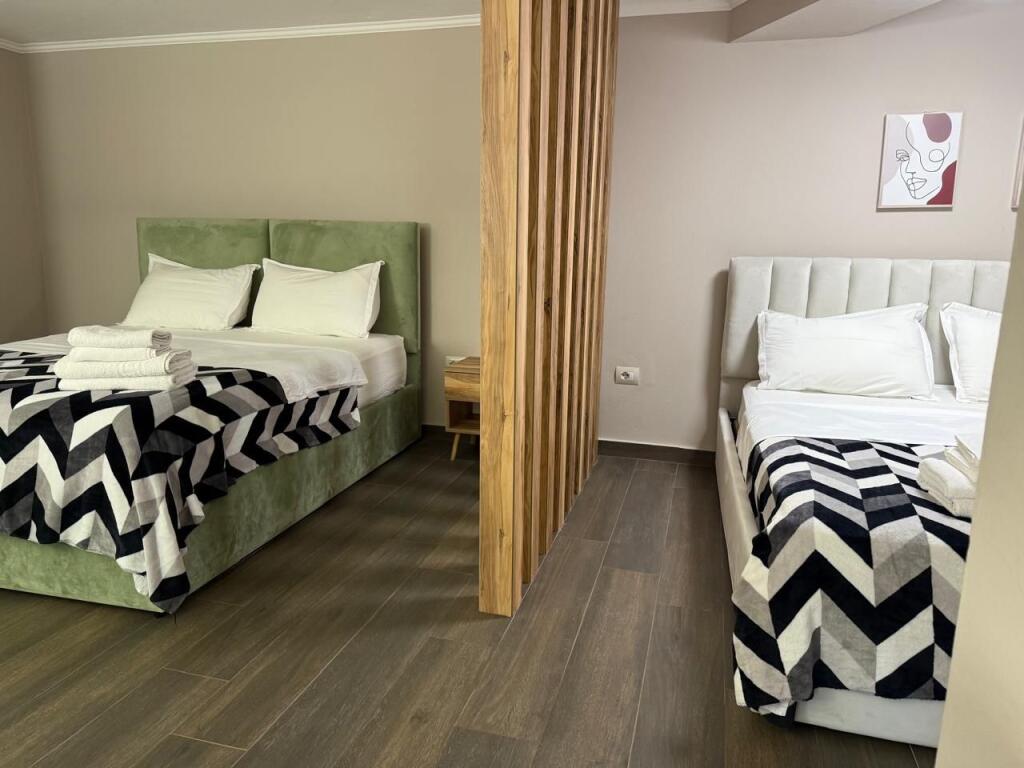 Duplex arredato, sulla strada di Elbasan, prezzo 600 euro