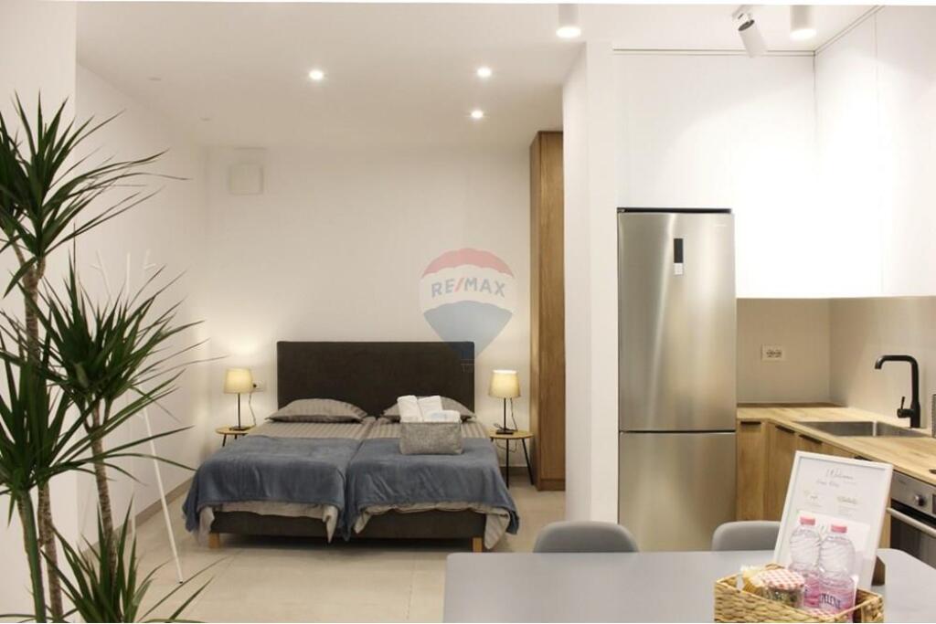 Apartamnet me qira ne Myslym Shyri prane Karburant Kastratit.