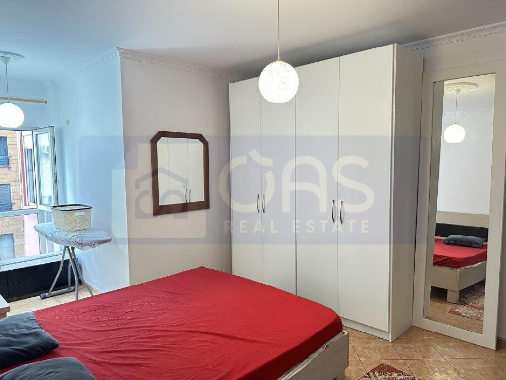Jepet apartament 2+1+2 tek Zogu i Zi perballe karburant Gazheli
