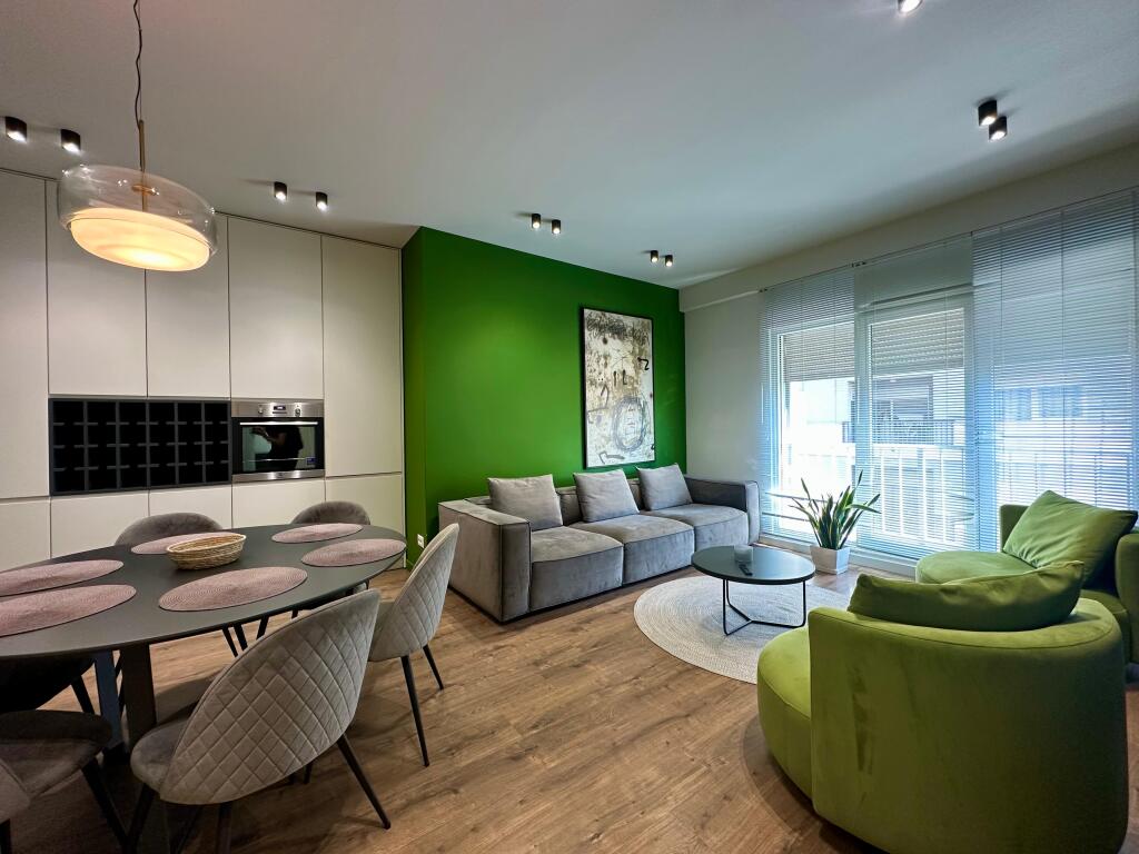 APARTAMENT LUKSOZ ME QIRA – RR. E DIBRËS, PRANË HOTEL ELISA