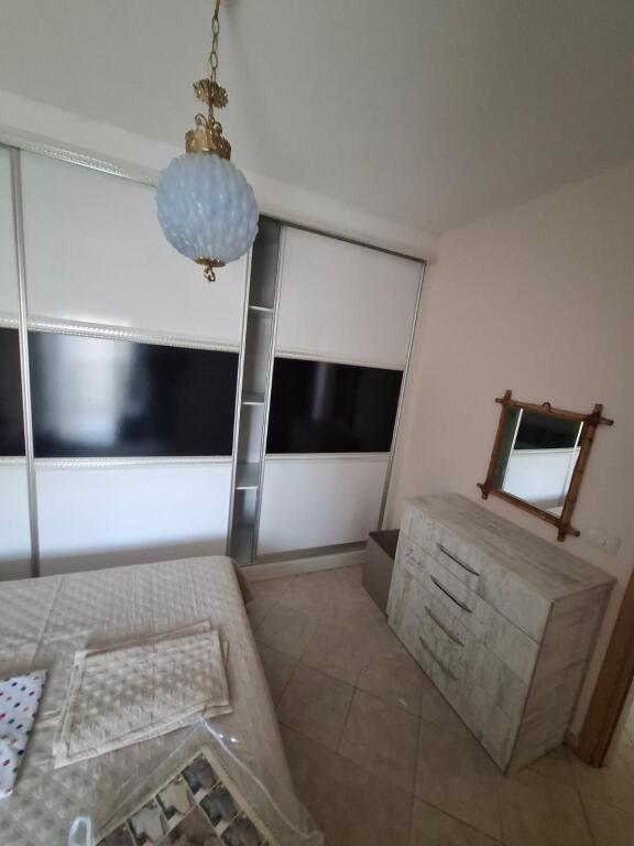 Jepet Me Qera Apartament 2+1+1 Ballkon