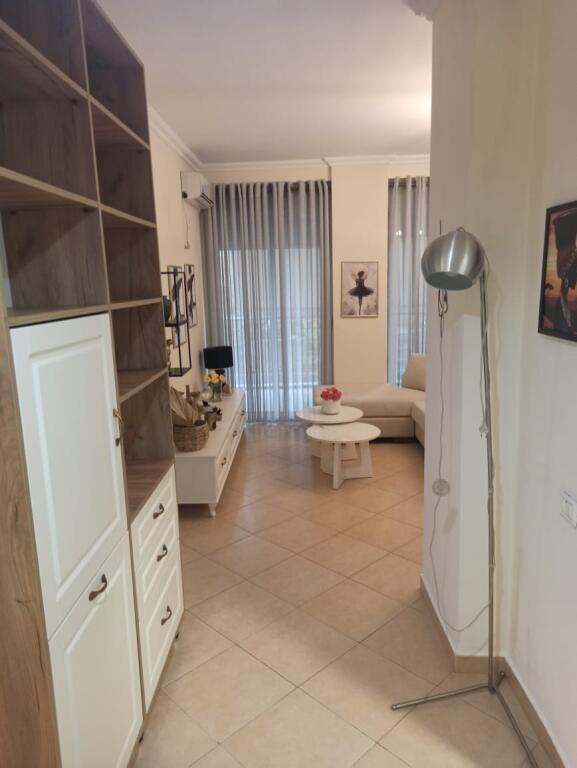 Apartament me qera tek Liqeni i Thate