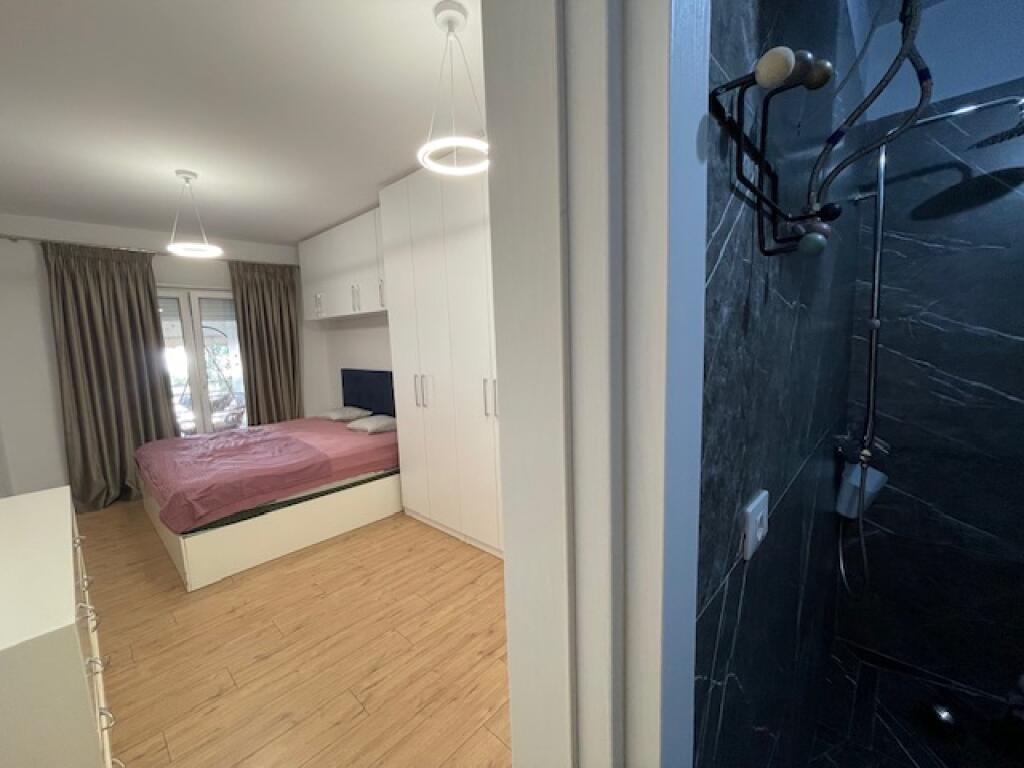 Jepet me QIRA apartament 2+1+ parkim Rezidenca “Kodra e Diellit”  British