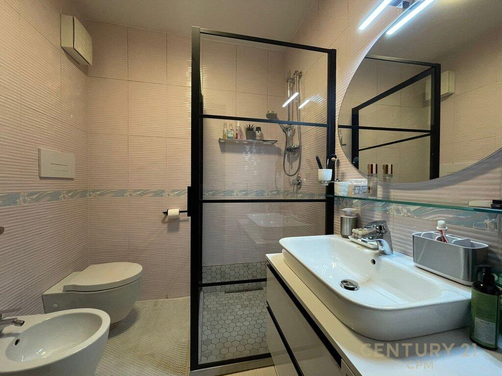 Apartament 2+1 per qira ne Bllok!