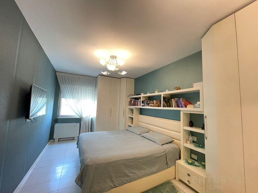 Apartament 2+1 per qira ne Bllok!