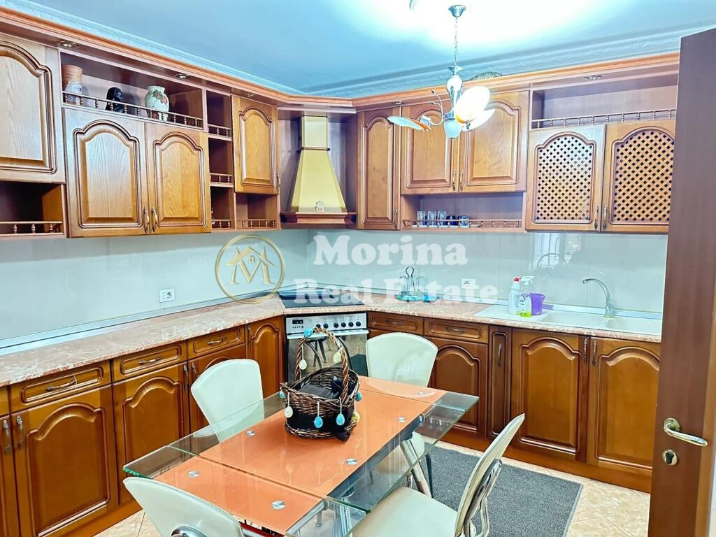 Apartament 2+1+2, Zogu i Zi, 700 Euro/muaj.
