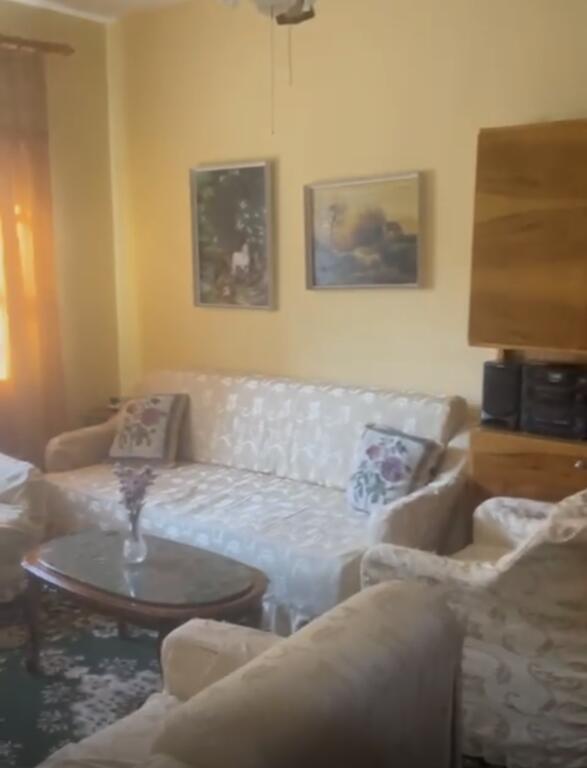 Jepet Me Qera Apartament 2+1+1 Ballkon