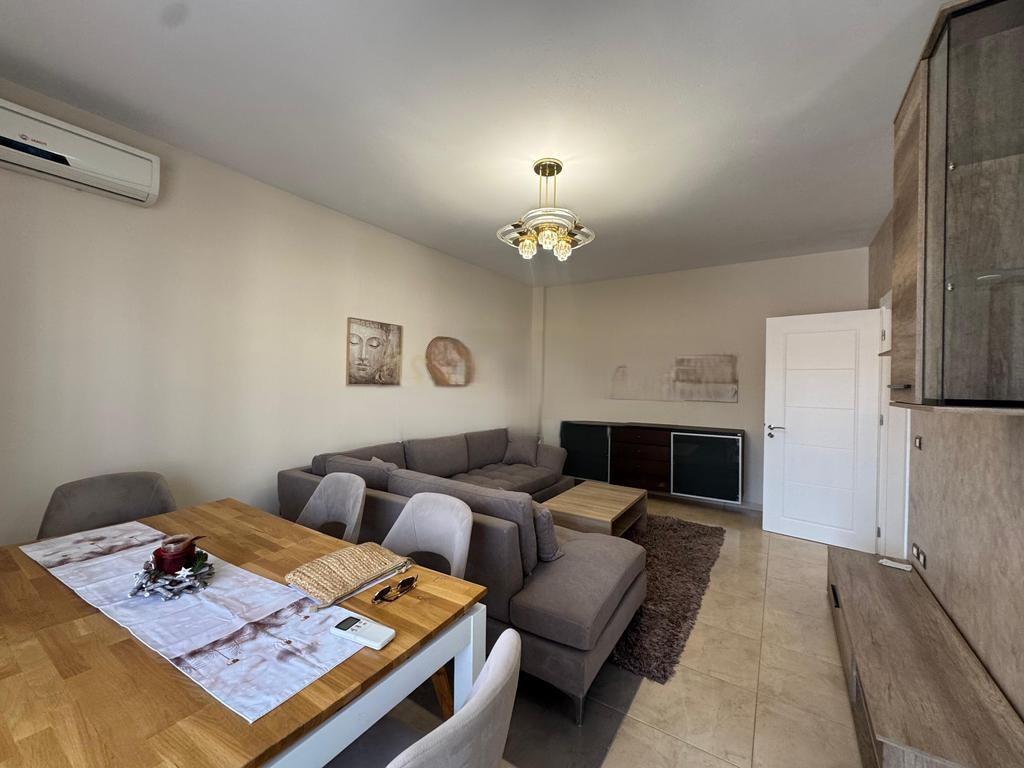 AFFITTIAMO APPARTAMENTO 2+1 VICINO AL PALAZZO DELLE BRIGATE! 600 € /Mese