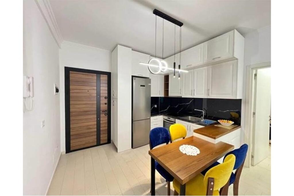 APARTAMENT 2+1 PER QIRA -----KODRA E DIELLIT