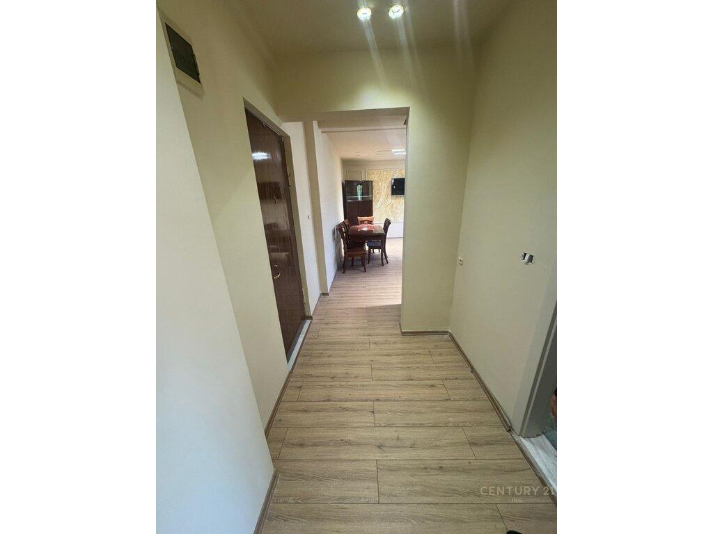 APARTAMENT 1+1 PER QIRA PRANE FIORI DI BOSKO!