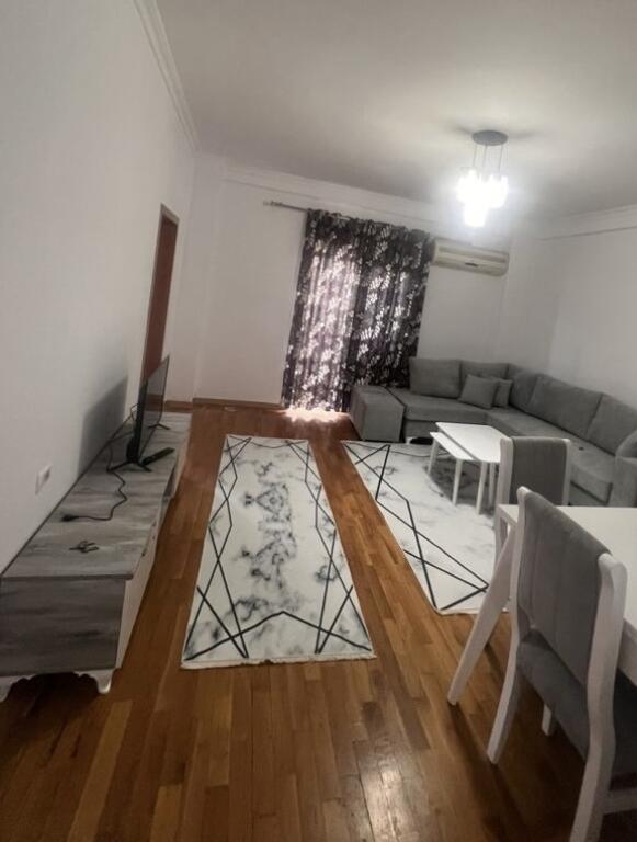 🏡 Jepet Apartament 2+1 me Qira në Fund të Rrugës Don Bosko, pranë Kompleksit Fiori Di Bosco, Tiranë