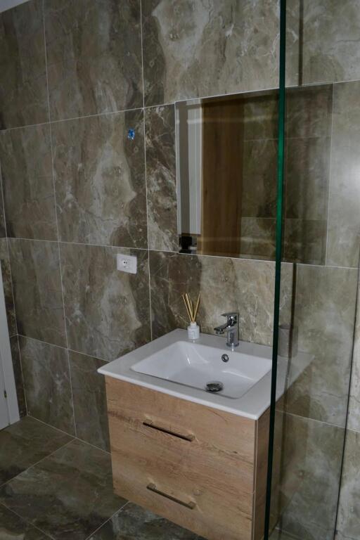 Apartament 1+1 me Qira – Rruga e Barrikadave