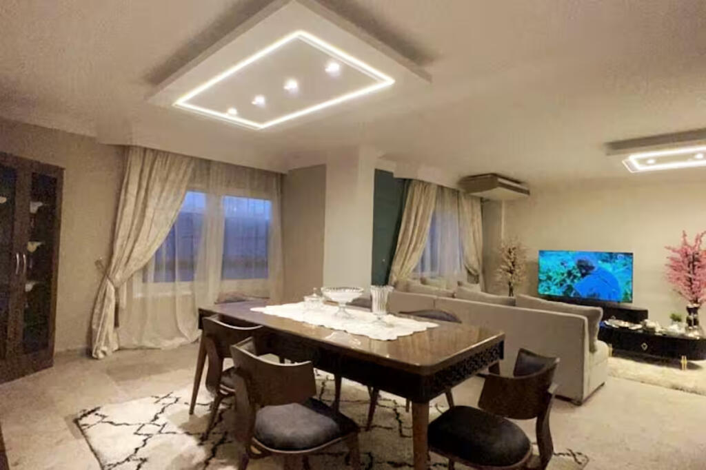 Apartament me Qera 2+1 ne Xhamllik (ID B2201482) Tirane