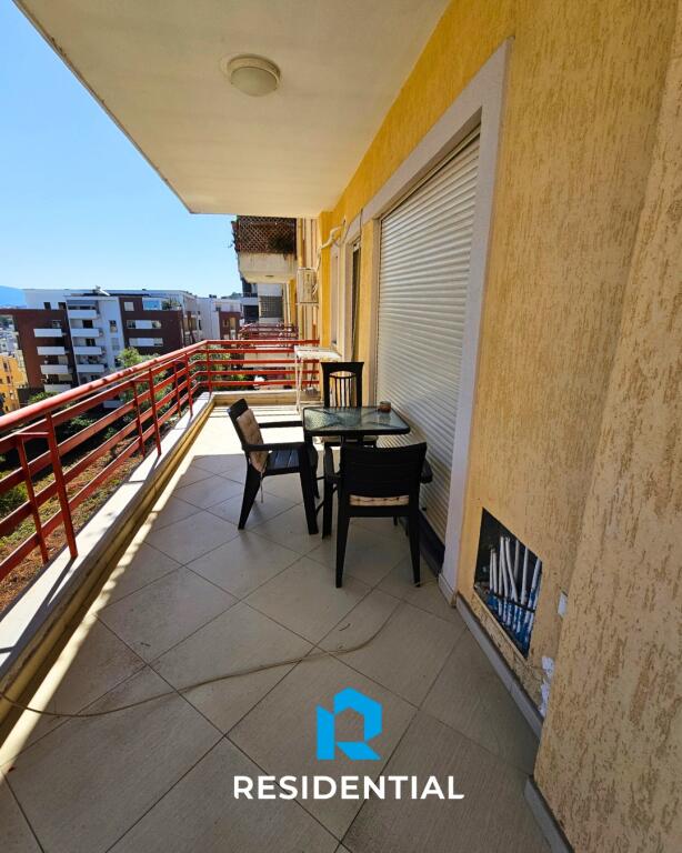 Tek Liqeni I Thate Shitet Apartament 2+1+2 I Mobiluar Me Cmim Super Okazion 1690€/m²!