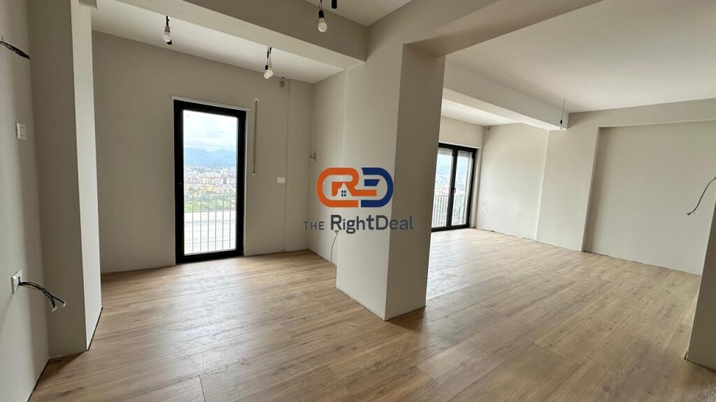 Tek Rezidenca Kodra e Diellit 2, Shitet Apartament 3+1+2, Me Super Pamje!!