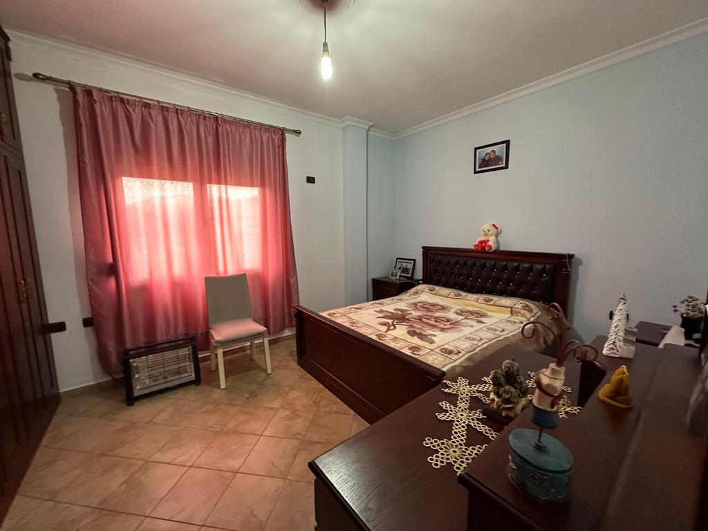 Affittasi il piano di una villa a Babrru. 350 € /Mese