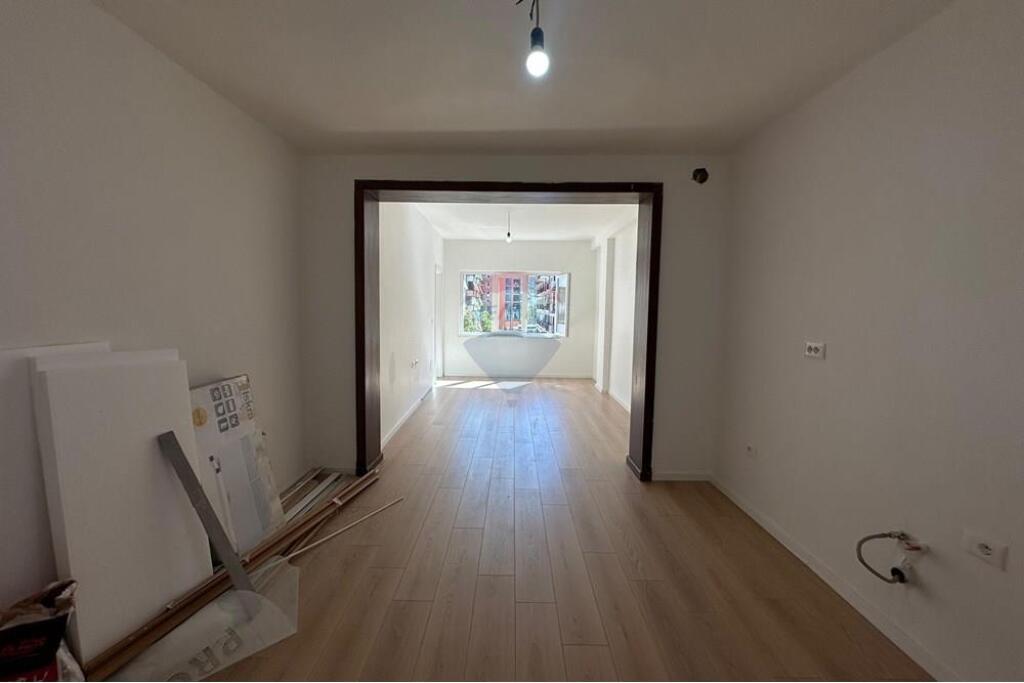 Apartament 1+1 per shitje Rruga Margarita Tutulani