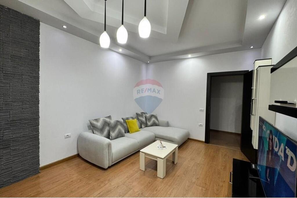 Jepet apartament 2+1 me qira ne rrugen Jordan Misja