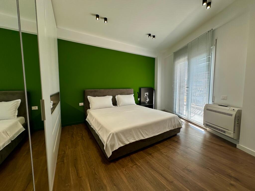 APARTAMENT LUKSOZ ME QIRA – RR. E DIBRËS, PRANË HOTEL ELISA
