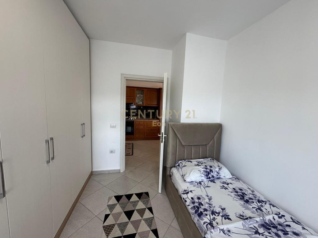JEPET ME QIRA APARTAMENT 2+1 NE PLAZH! 450 € /Muaj