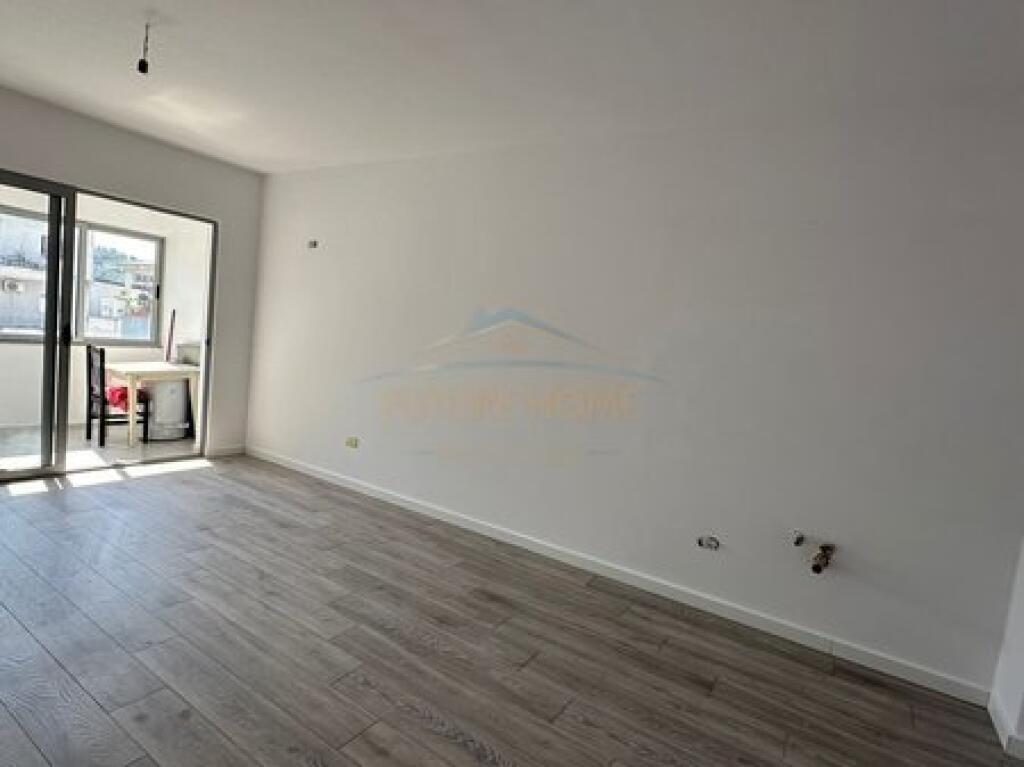 Shitet, apartament 1+1 Unaza e Re ,Tirane.