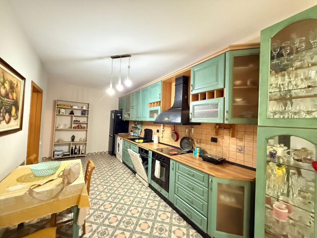 Jepet me qira apartament 2+1 tek 21 dhjetori
