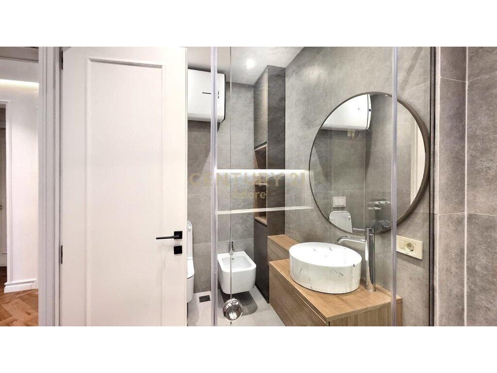 Apartament Luksoz 3+1+2 + Post Parkimi per Qira tek "Golden Residence"!