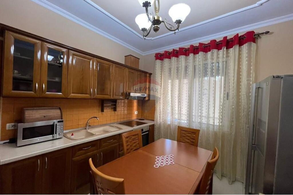Apartament 1+1 per qira ne qender