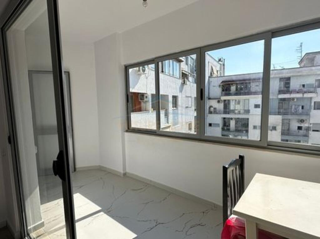 Shitet, apartament 1+1 Unaza e Re ,Tirane.