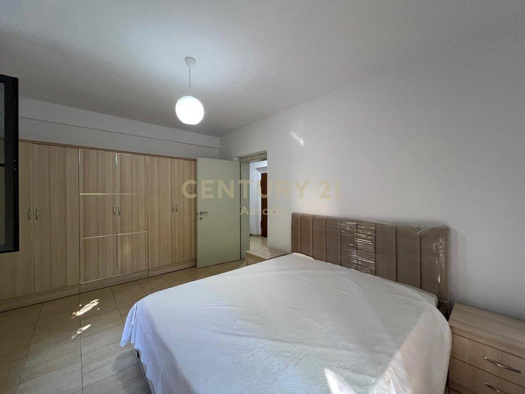 Jepet me qira apartament 2+1, rruga Mine Peza
