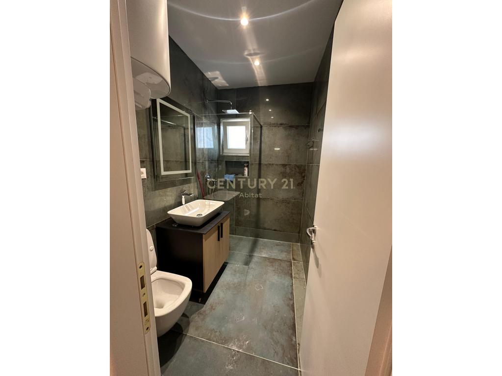 ISH FUSHA E AVIACIONIT: APARTAMENT 2+1 ME QIRA