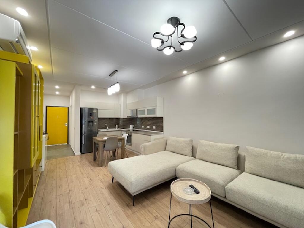 Jepet me QIRA apartament 2+1+ parkim Rezidenca “Kodra e Diellit”  British