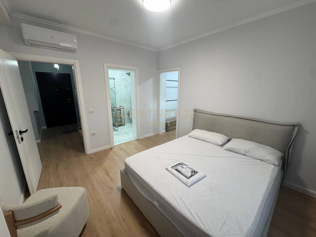 AFFITTIAMO APPARTAMENTO 2+1+2 IN VIA DURRËSIT