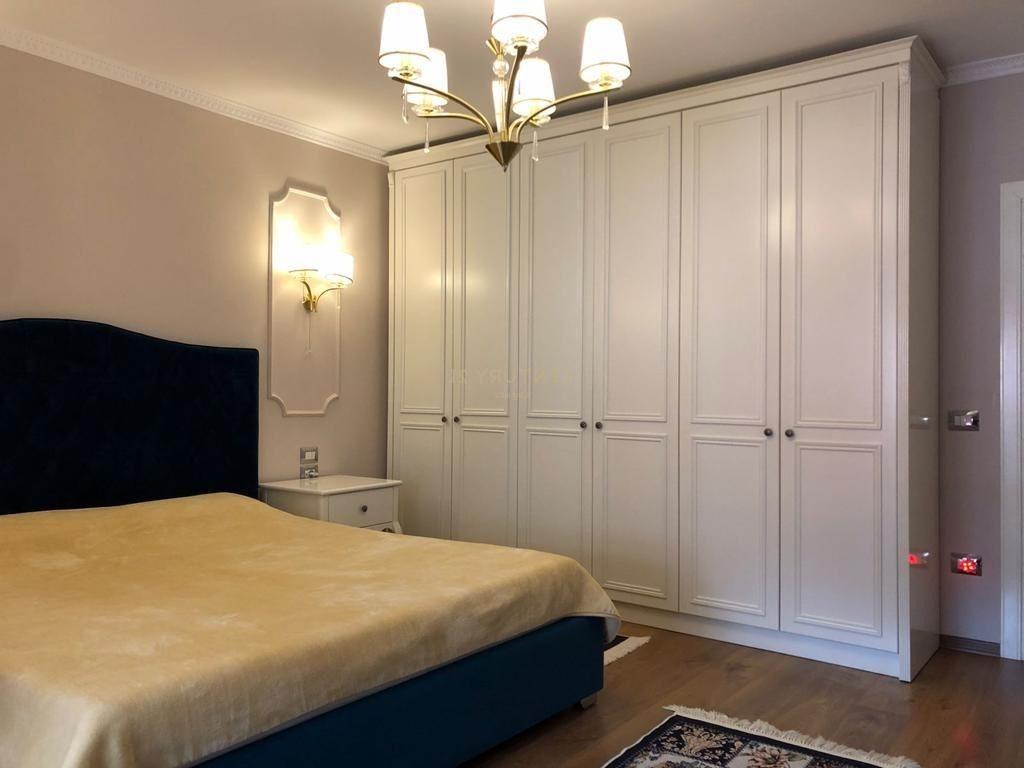 Appartamento 2+1+2 bagni in vendita a Fresk, Tirana