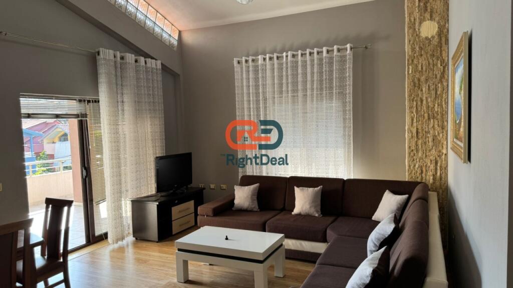 Near the Faculty of Economics, 2+1 Apartment for Rent, With Veranda and Spacious Areas!