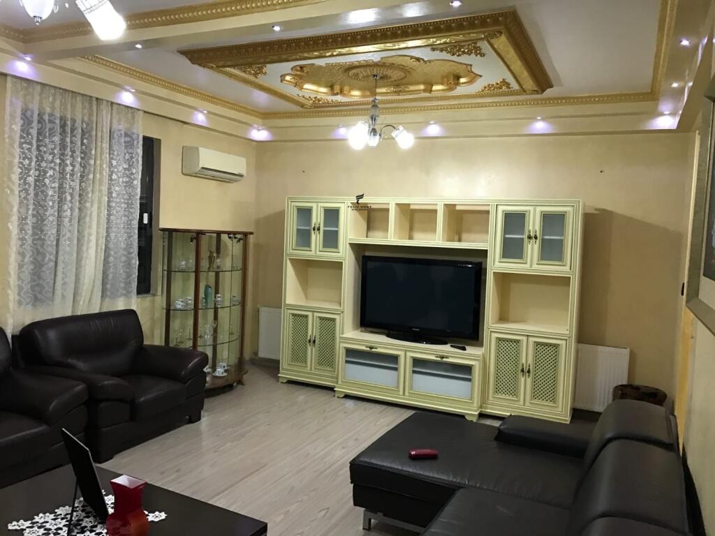 VILLA SU TRE PIANI IN VENDITA A KAMEZ 450.000 EURO