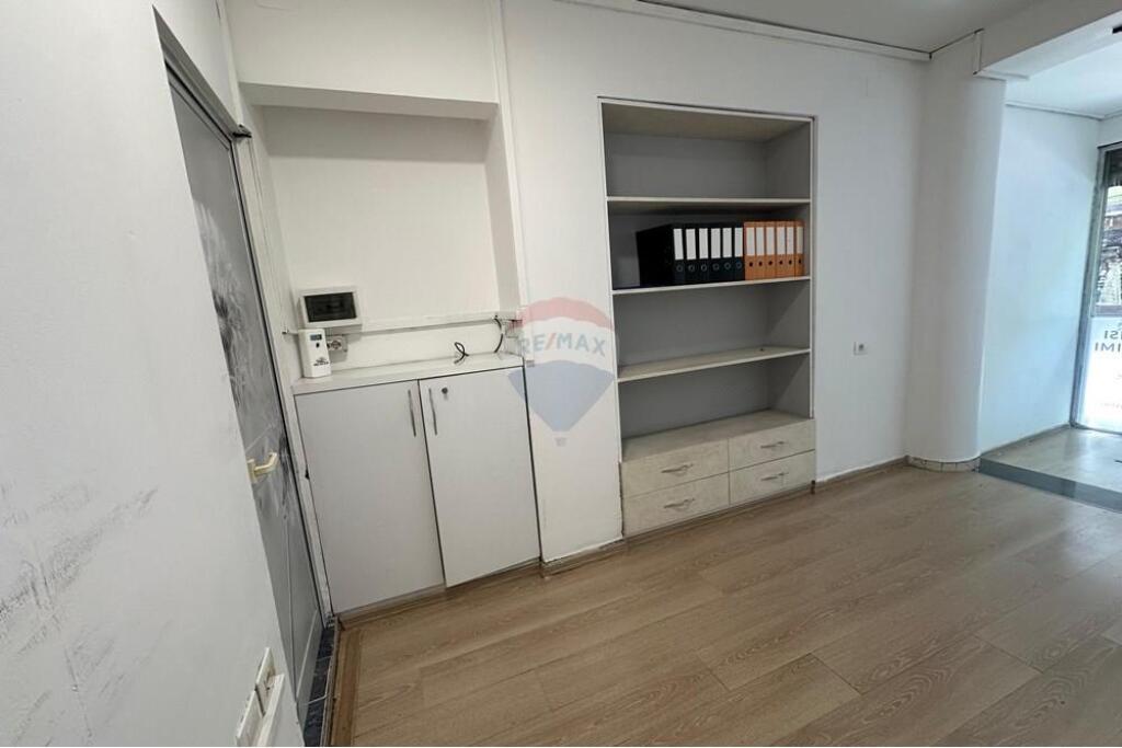 Shop for rent by the road in M.Shyri