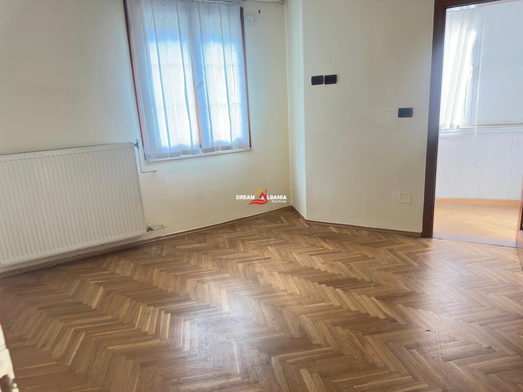 Villa di 3 piani in affitto, Comune di Parigi (ID 4251422)