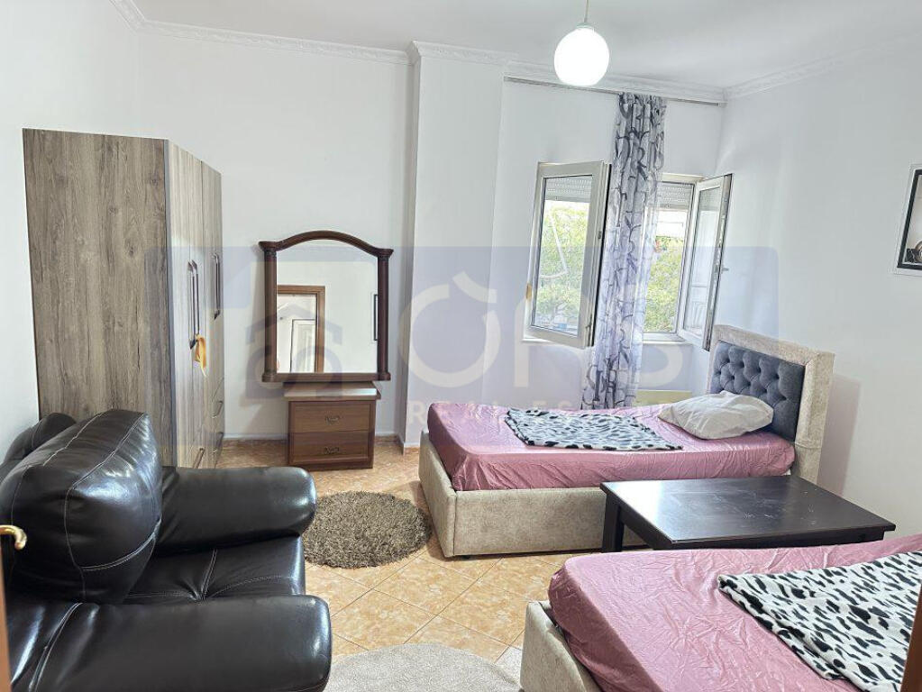 Jepet apartament 2+1+2 tek Zogu i Zi perballe karburant Gazheli