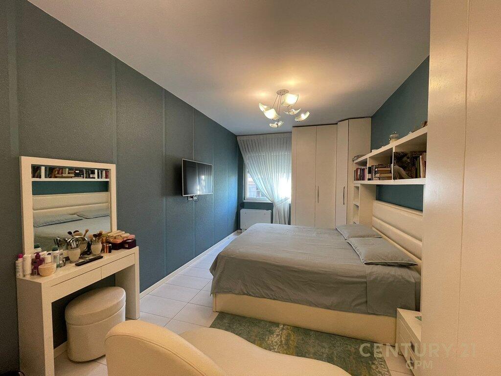 Apartament 2+1 per qira ne Bllok!