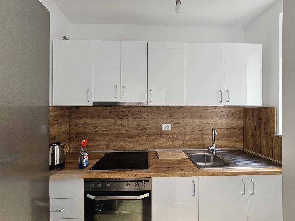 JEPET ME QIRA APARTAMENT 2+1 TEK 21 DHJETORI! 700 € /Muaj
