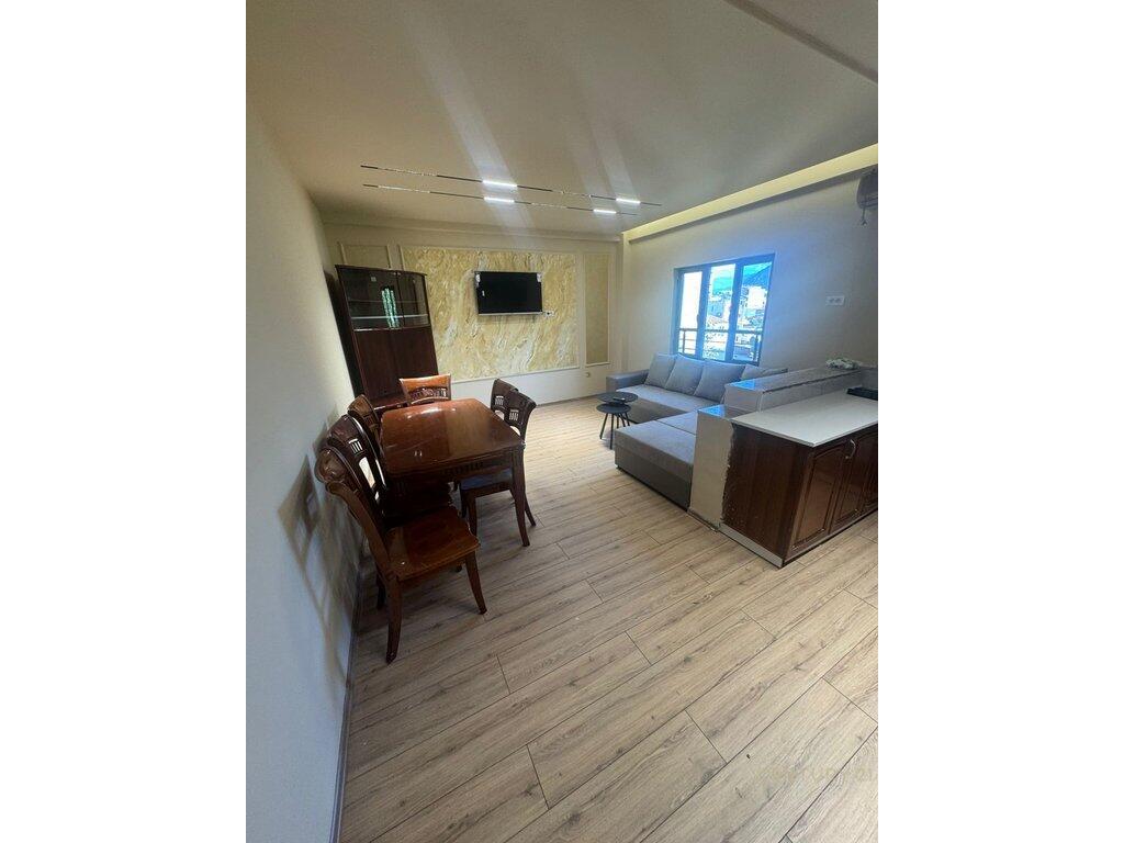 APARTAMENT 1+1 PER QIRA PRANE FIORI DI BOSKO!