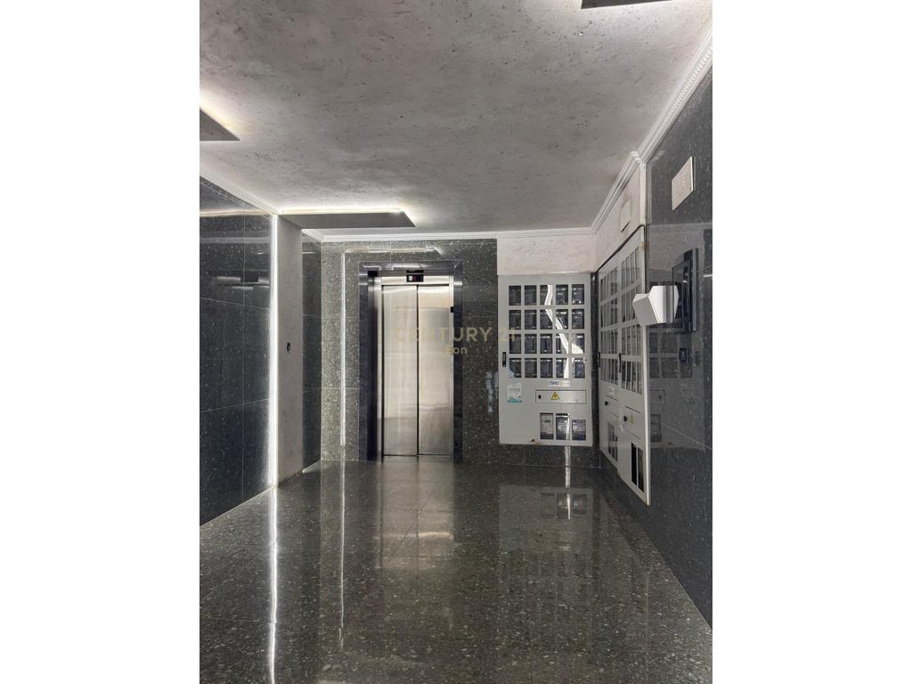 JEPET ME QIRA APARTAMENT 2+1 NE PLAZH! 450 € /Muaj