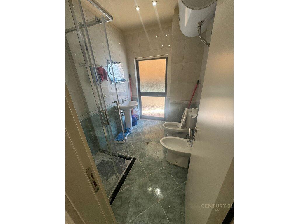 APARTAMENT 1+1 PER QIRA PRANE FIORI DI BOSKO!