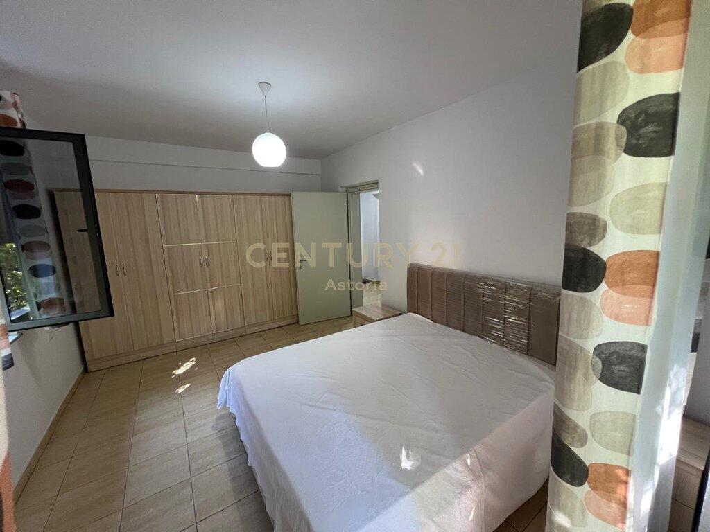 Jepet me qira apartament 2+1, rruga Mine Peza