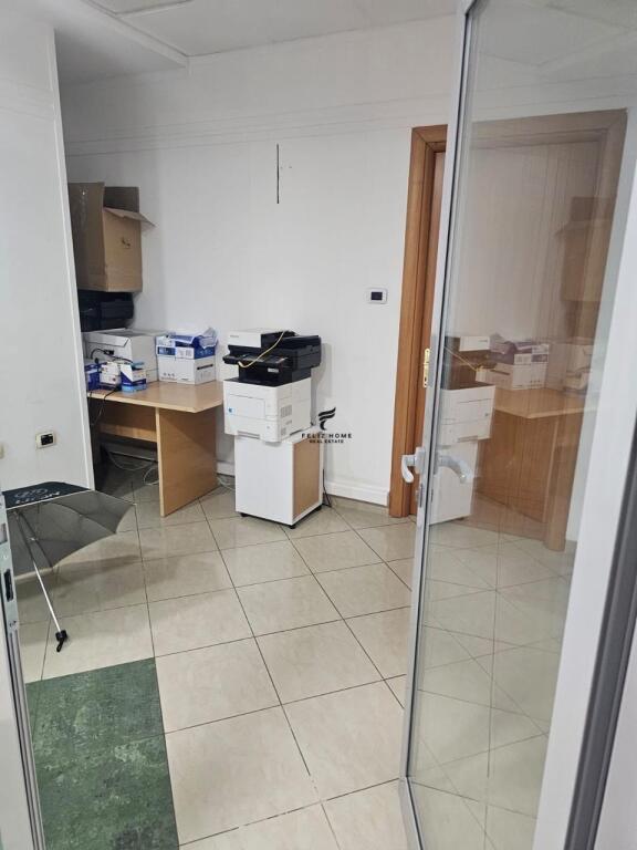 ZYRE ME QERA 110M2 BLLOK 2.200 EURO